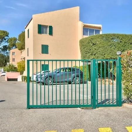 Avec Piscines A 500m De La Apartment