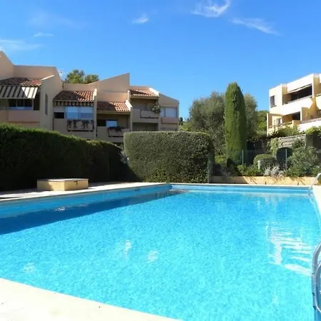 Avec Piscines A 500m De La Apartment